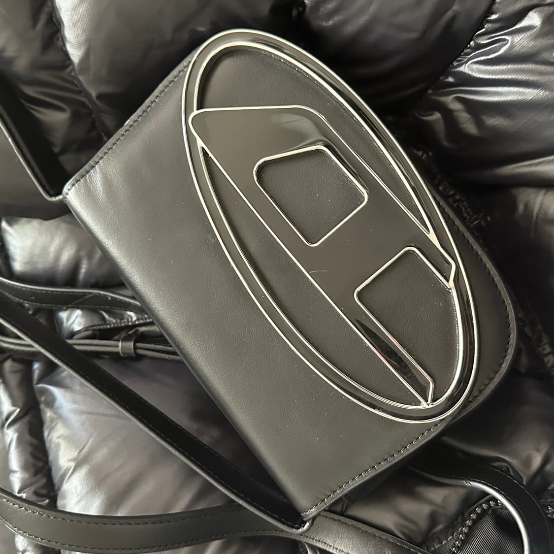 디젤 1dr 블랙 숄더백 상품이미지10