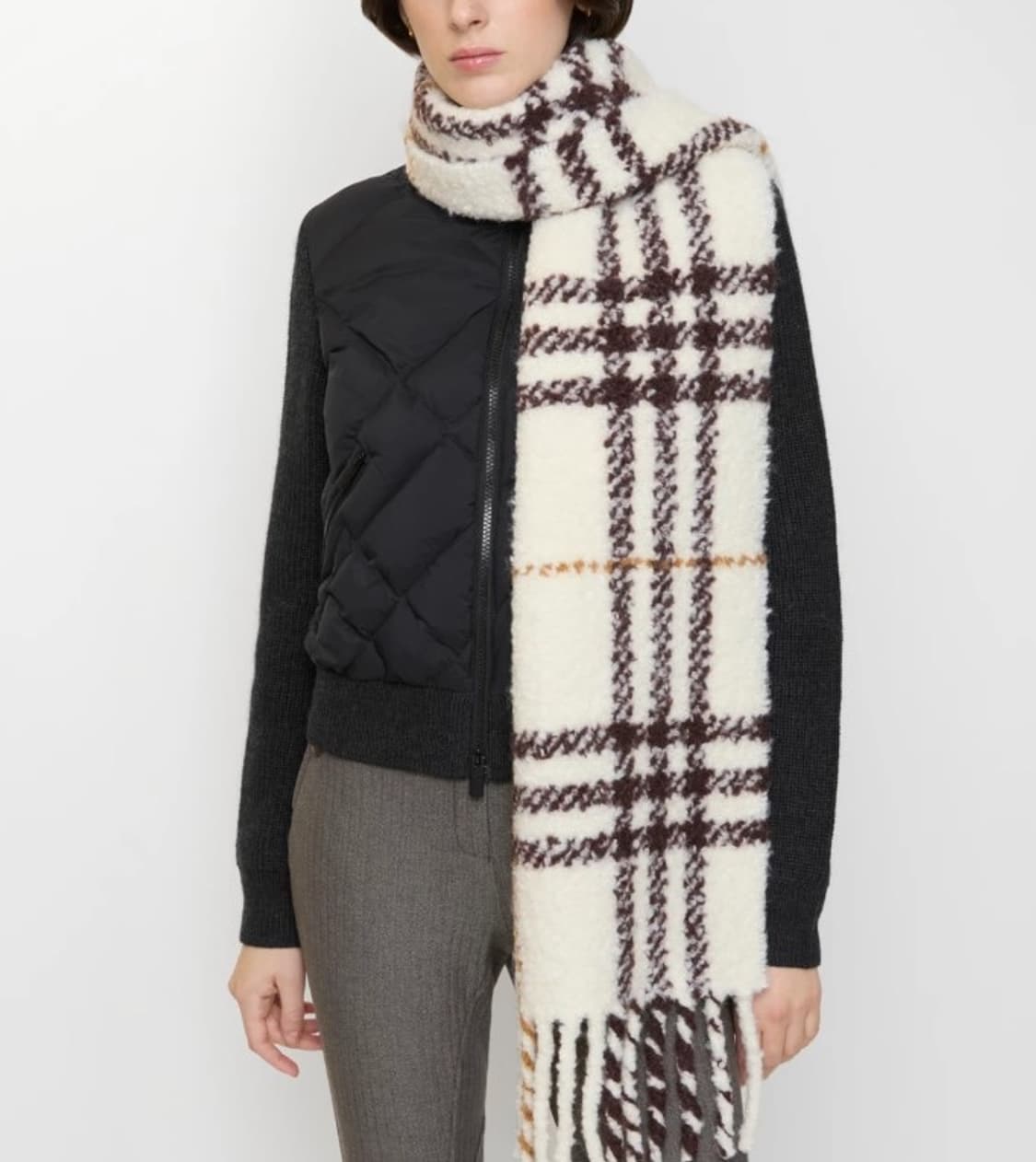 버버리 Burberry 체크 알파카 울 블렌드 부클레 스카프 - 미착용  상품이미지3