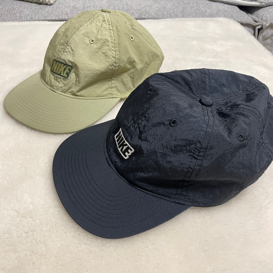 1+1 나이키 클럽 언스트럭처 플랫빌 아웃도어 캡(블랙+올리브) 상품이미지2