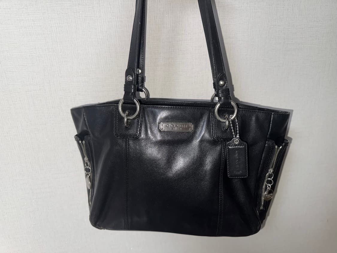 코치 가죽 숄더백 블랙 상품이미지2