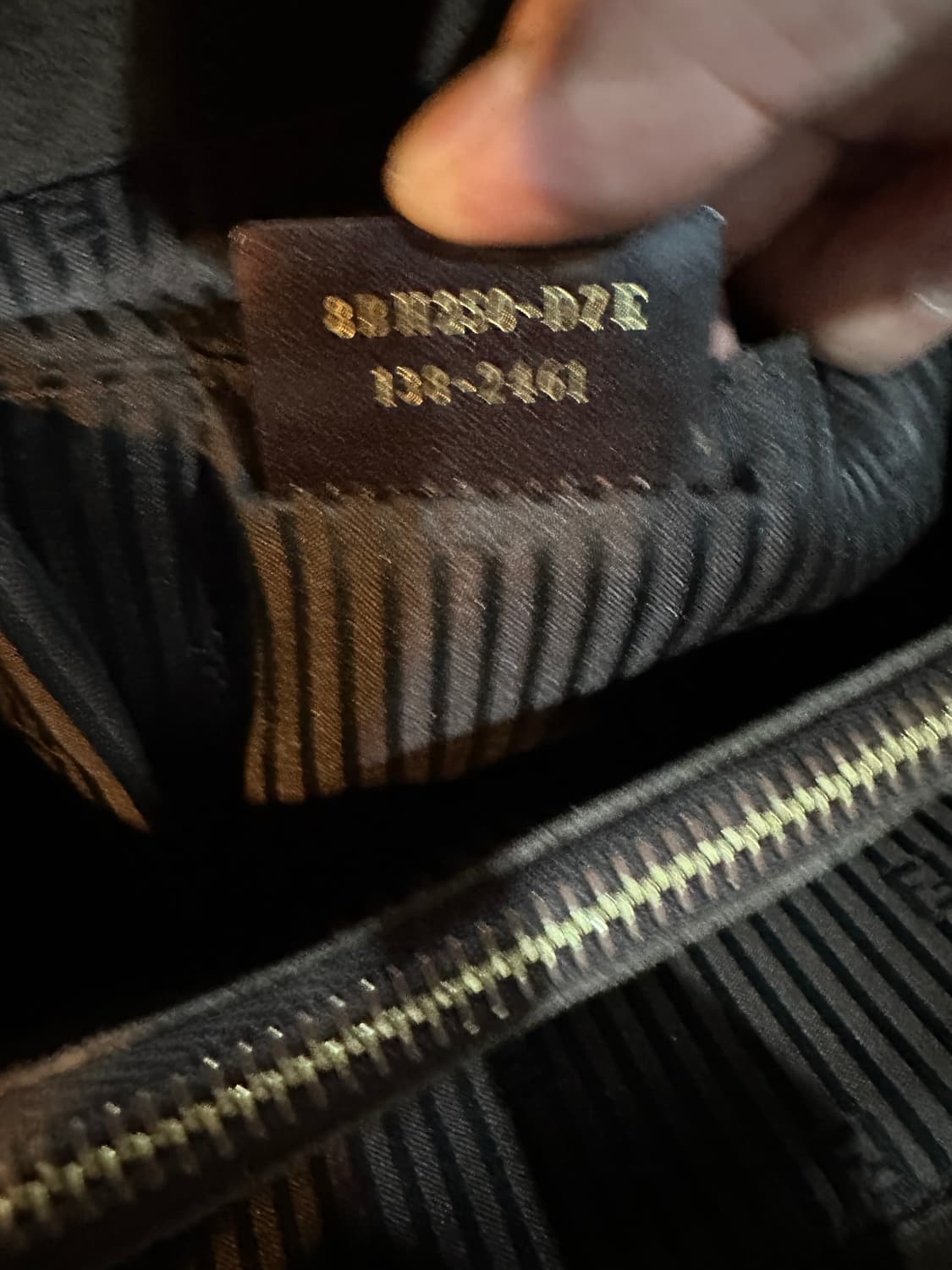 펜디 투쥬르 가죽숄더백 상품이미지9