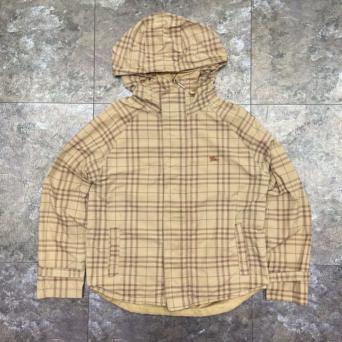 버버리 노바체크 후드 바람막이 상품이미지1