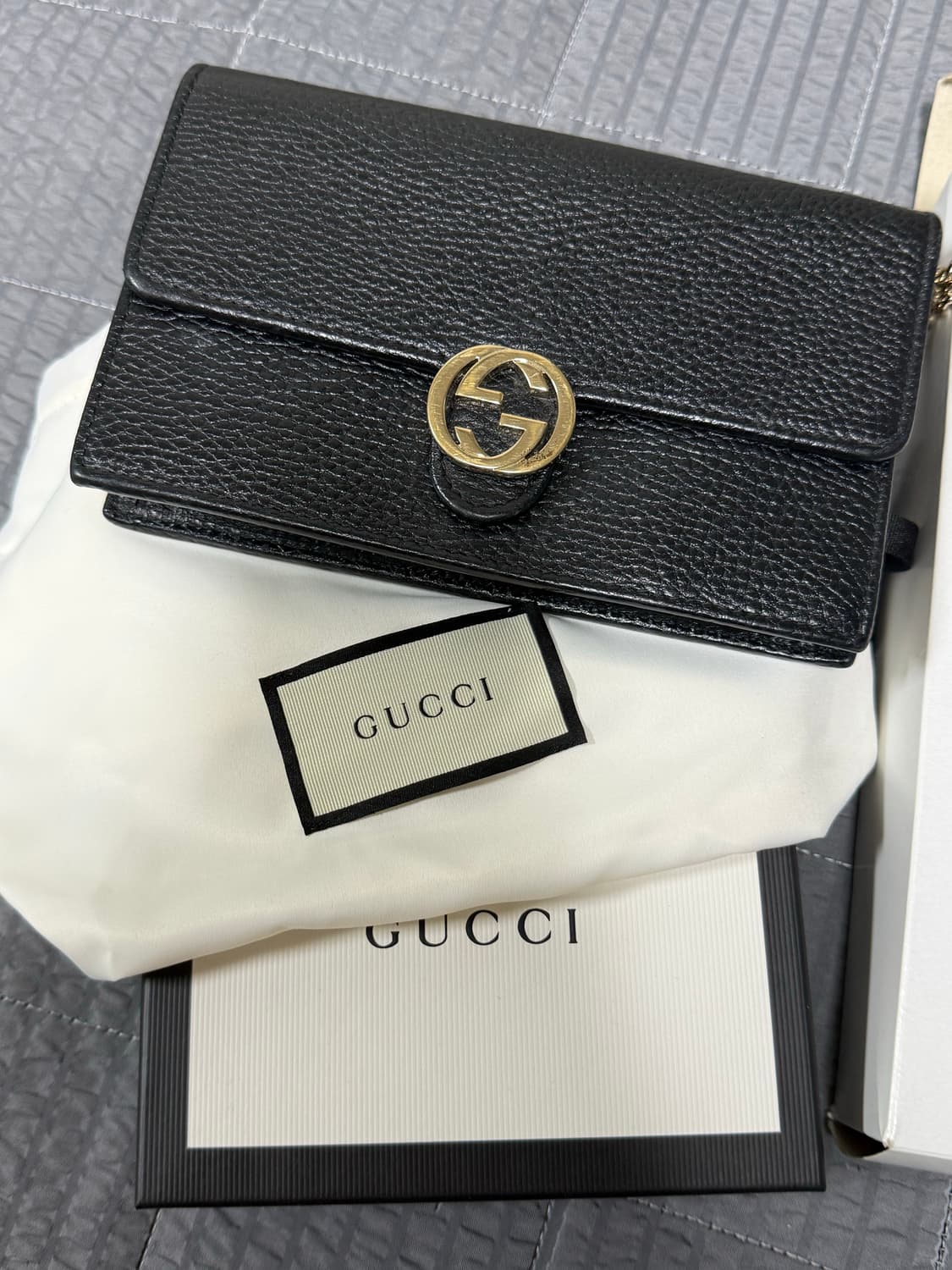 구찌 GG 인터로킹 체인 월렛백 상품이미지1