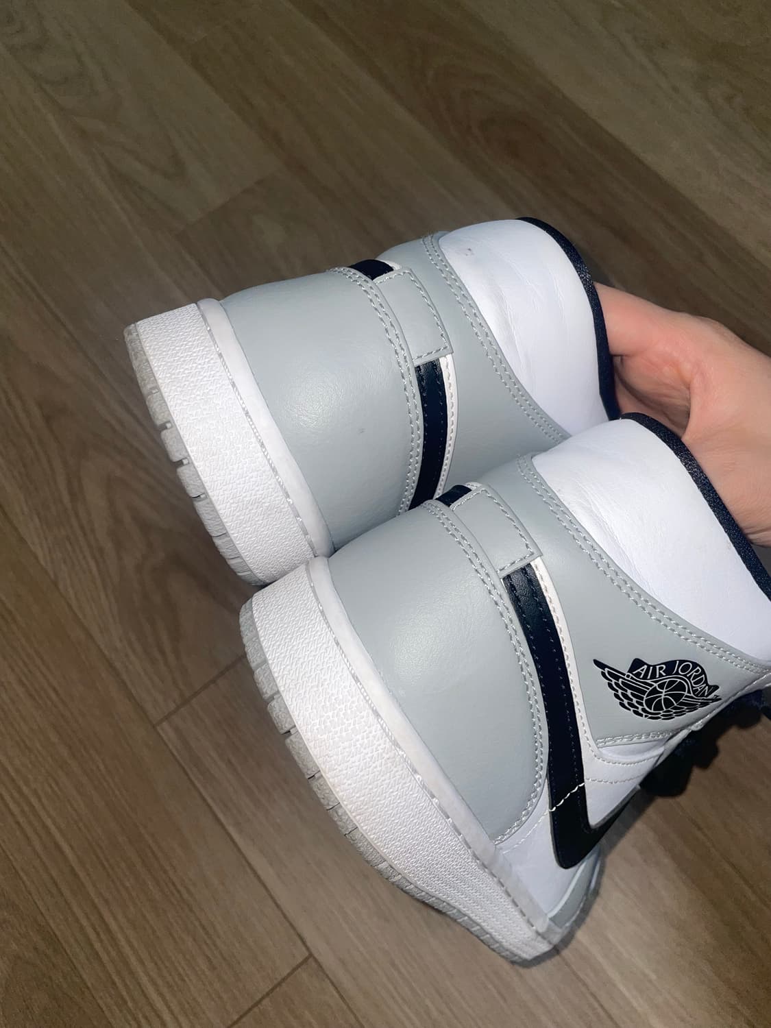 [260] 나이키 에어조던 1 미드 라이트 스모크 그레이 상품이미지4