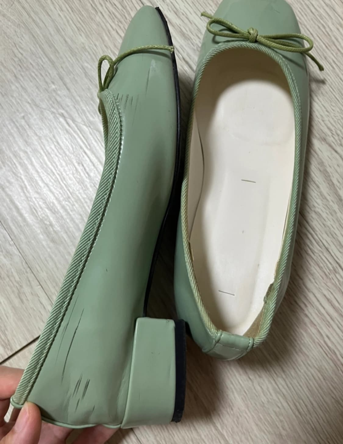 연두색 민트색 에나멜 리본 미들굽 플랫슈즈  상품이미지2
