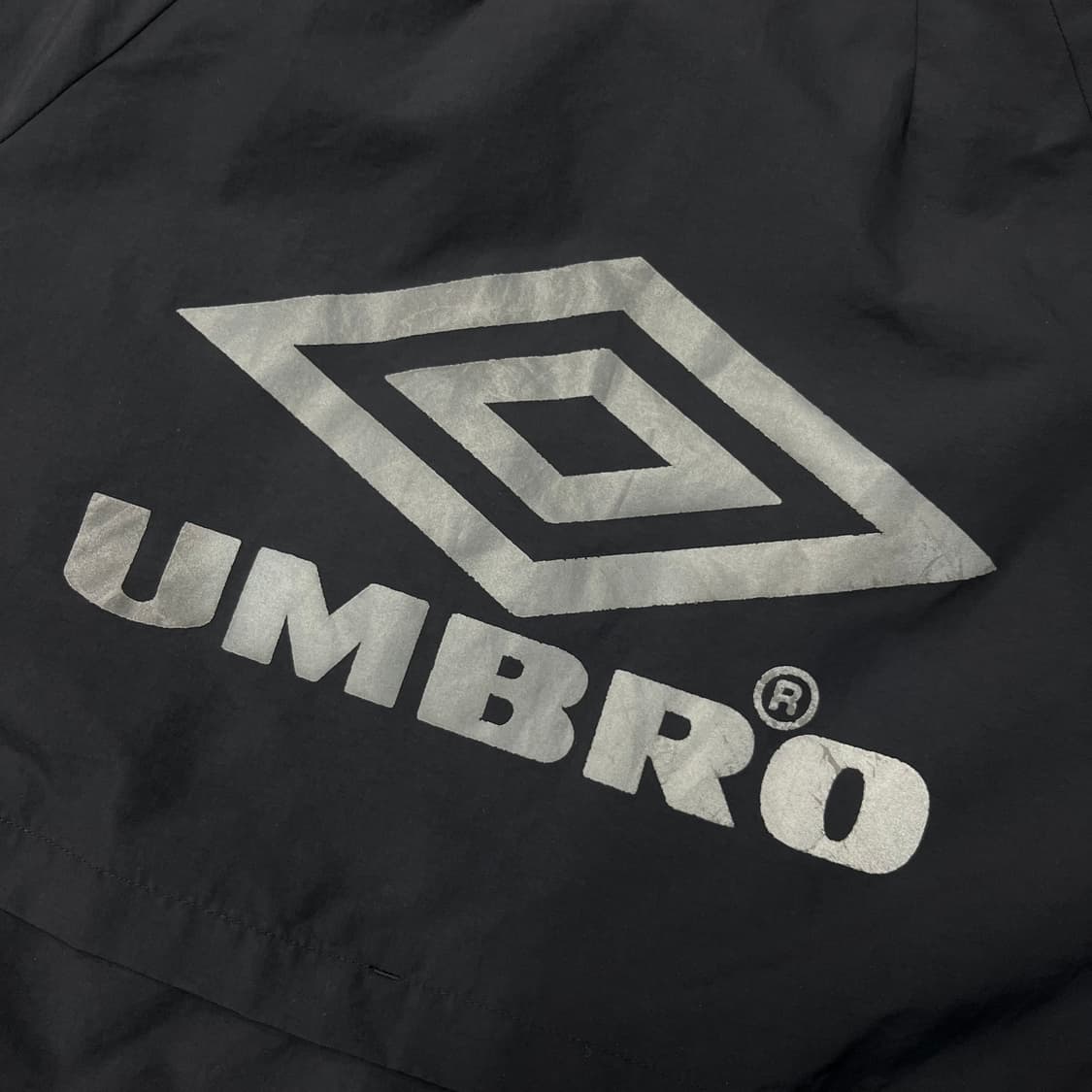 엄브로 ipfu 빅로고 바람막이 자켓 상품이미지5