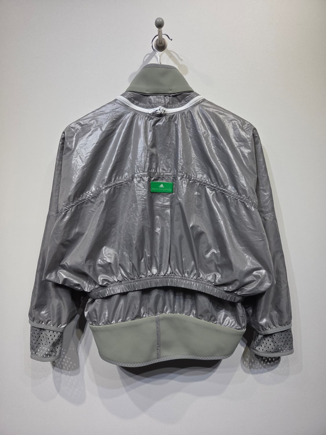 아디다스 바이 스텔라맥카트니 런 나일론 메탈릭 자켓 상품이미지6