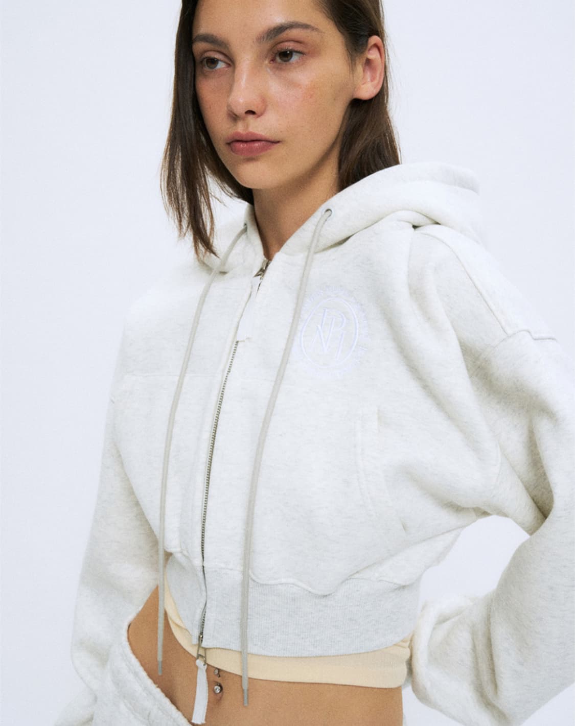 파르티멘토 우먼 클래식 로고 크롭 후디 멜란지 상품이미지1