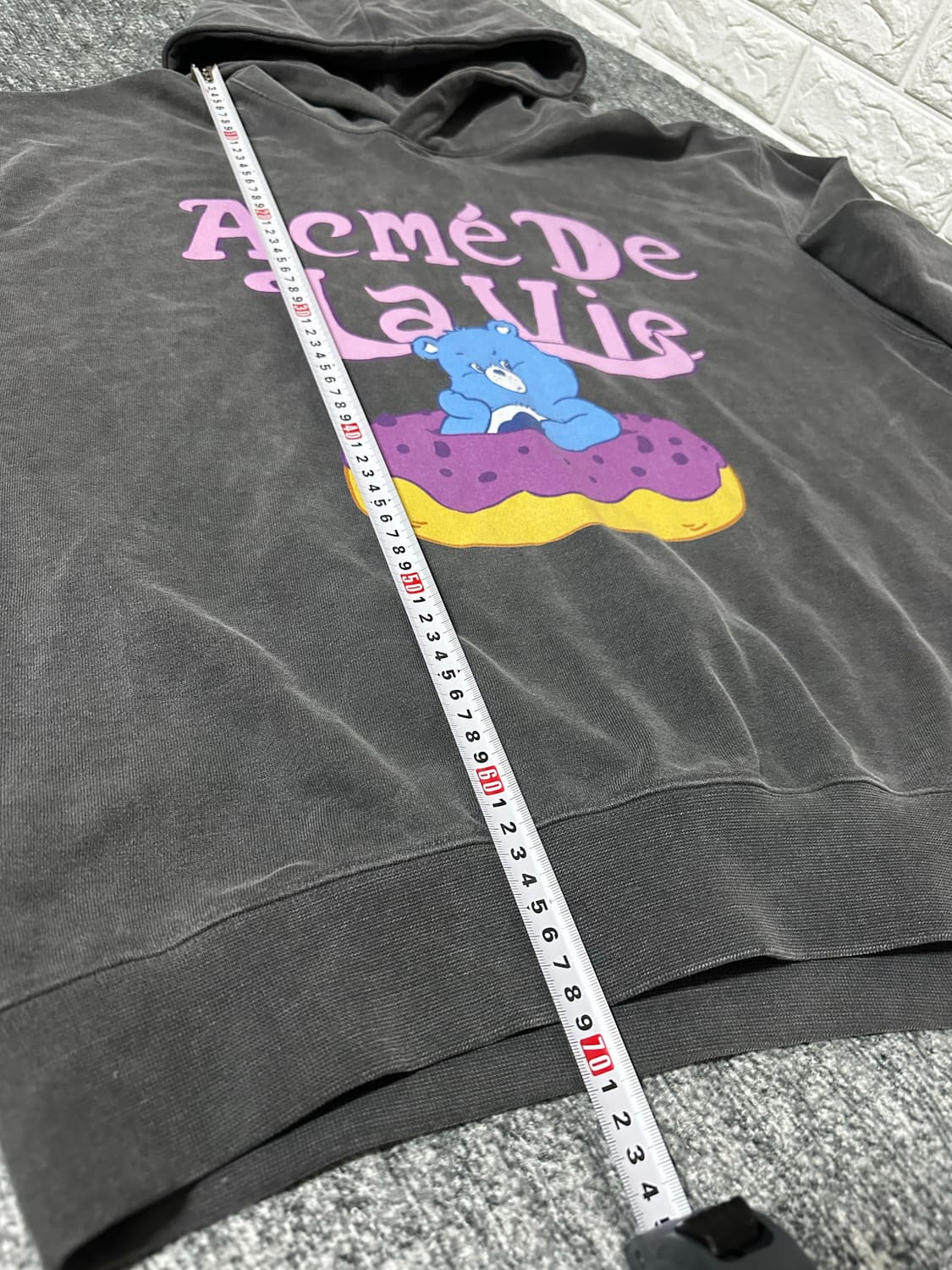 아크메드라비 케어베어 콜라보 후드티 블랙 상품이미지8