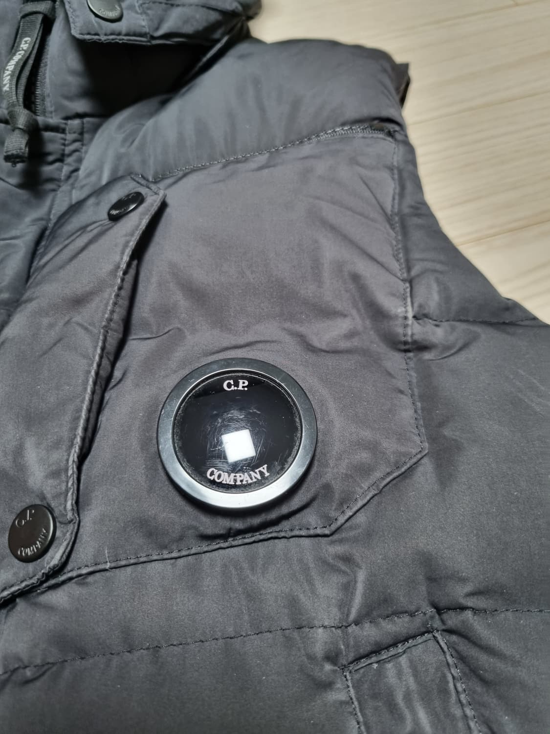 cp컴퍼니 렌즈고글 조끼패딩 상품이미지4