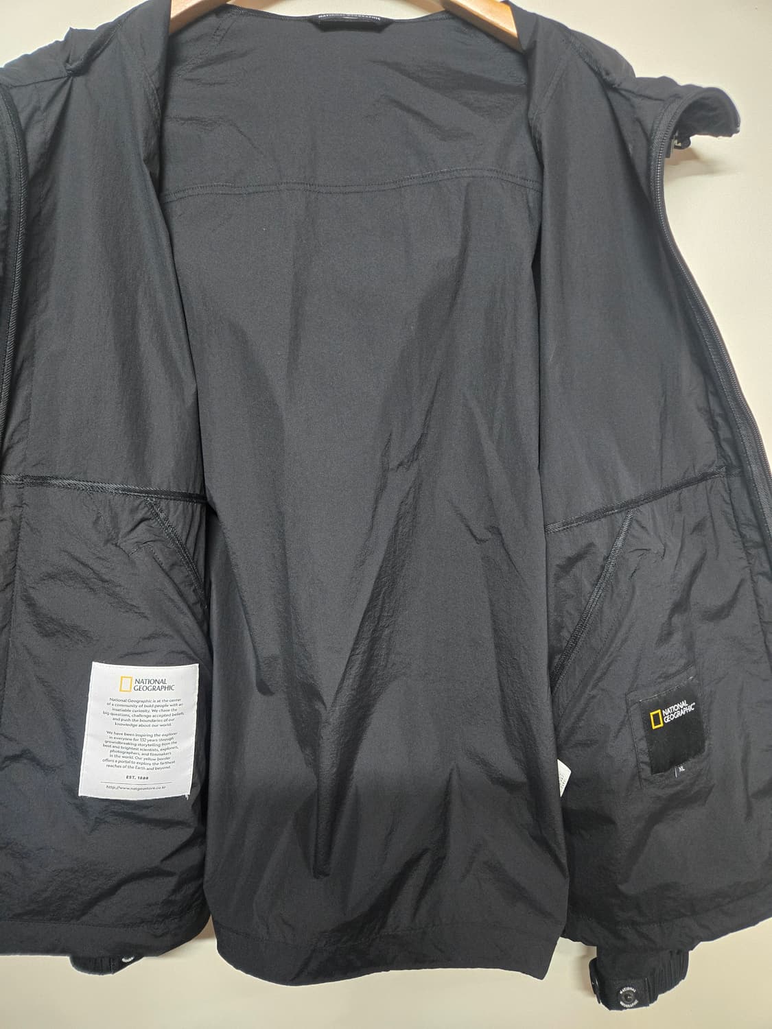 내셔널지오그래픽 블랙 후드 얇은 바람막이XL 상품이미지3