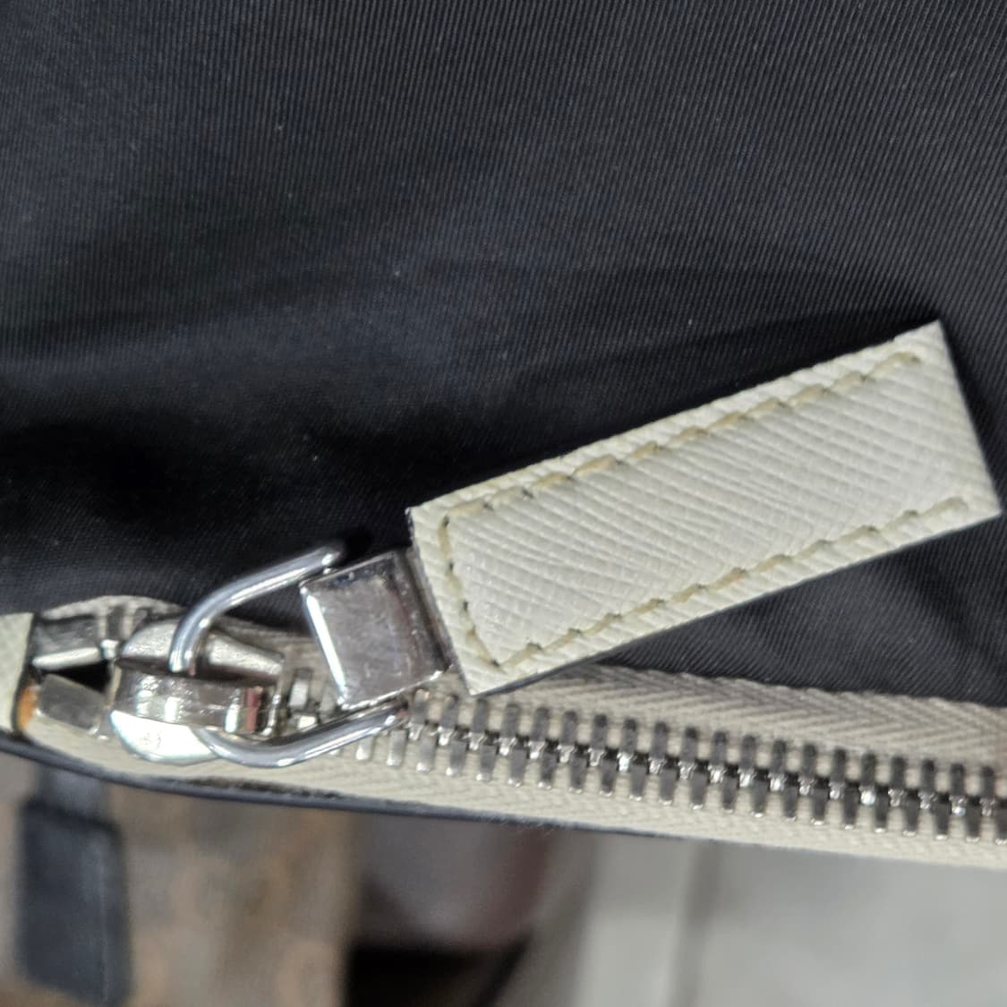 프라다 포코노 외줄 백 상품이미지6