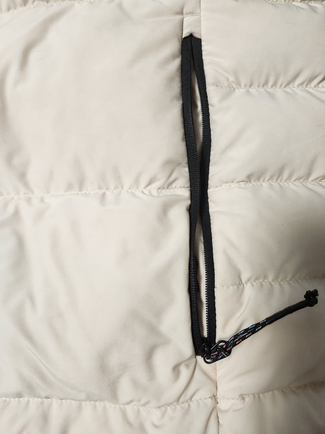 아이더 뉴 제레미 덕다운 패딩 자켓 사이즈105 xl

사진이나 실제로  상품이미지4