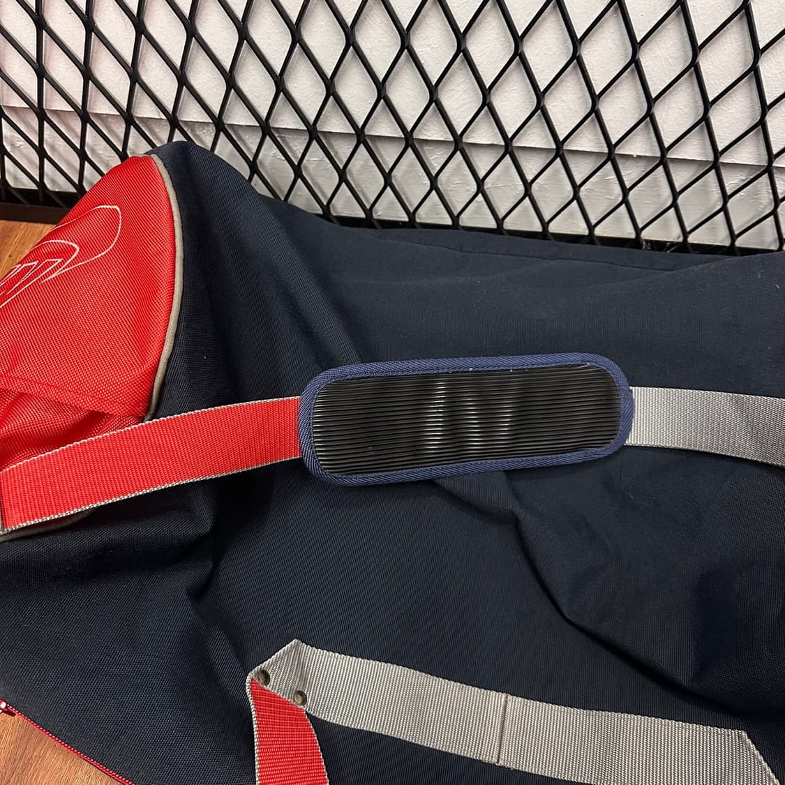 90s 나이키 에어 더플백 레트로 그래픽 로고 네이비 레드 배색 상품이미지8