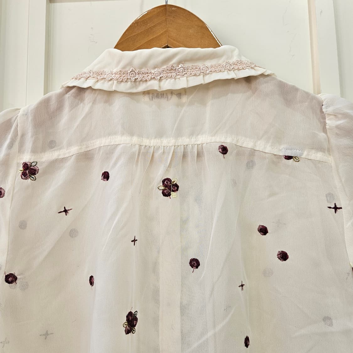 엑시즈팜(Axes Femme) 플라워  시스루 리본 블라우스 상품이미지7