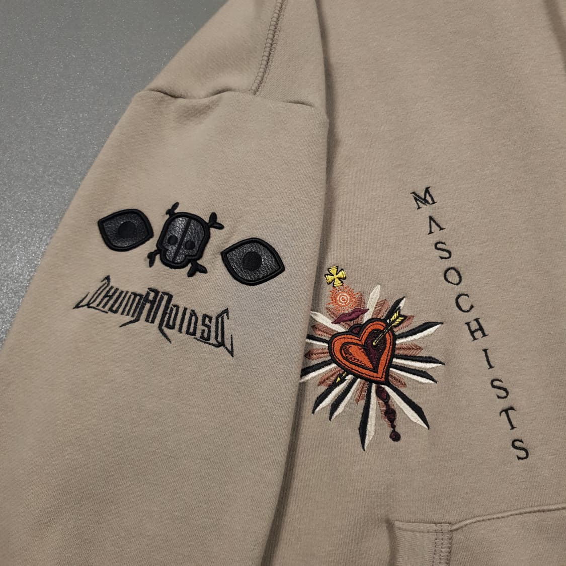 M (95) 송지오 옴므 멀티 자수 패치 포인트 후드집업 베이지 정품 상품이미지5