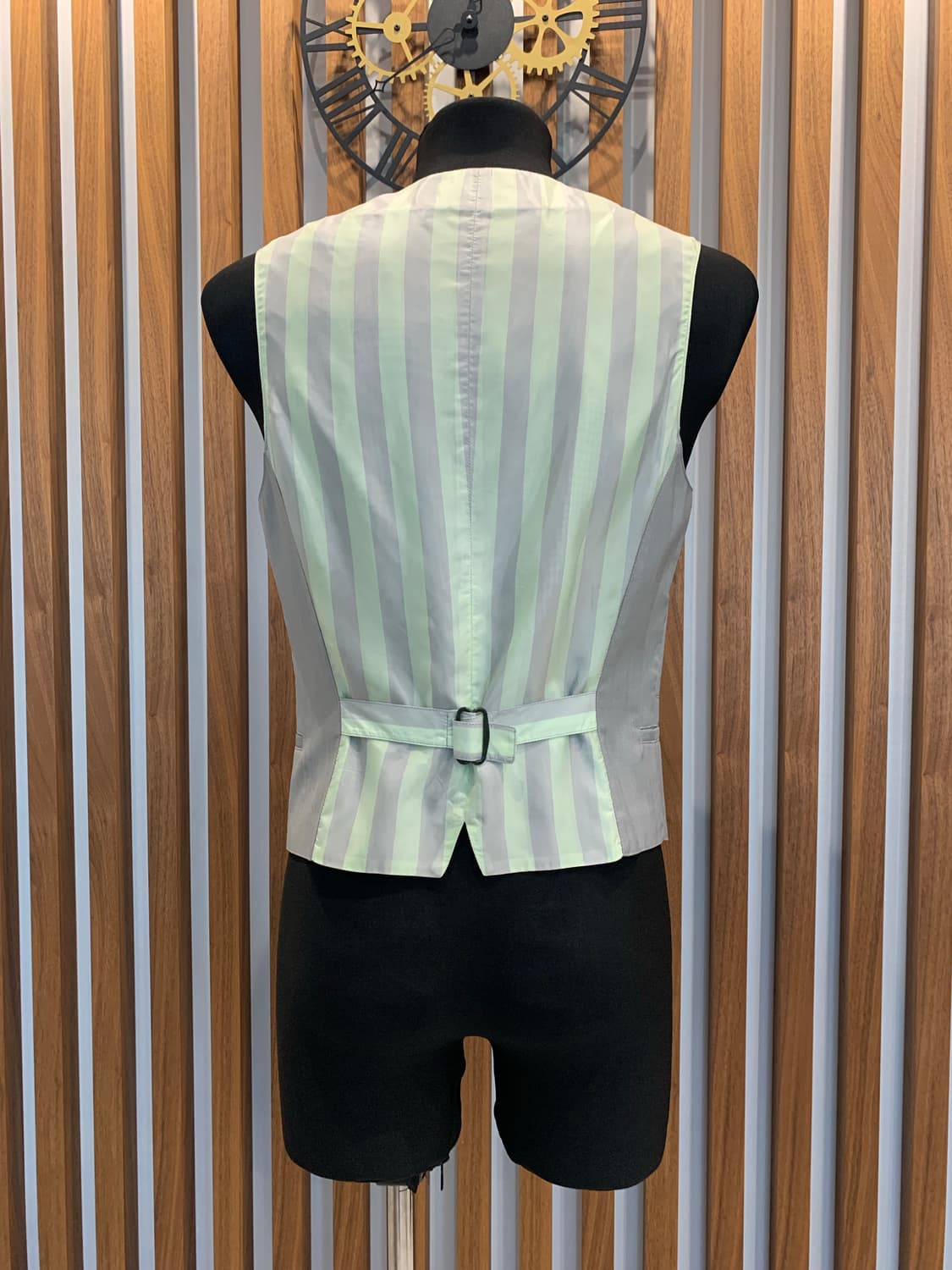 비비안 웨스트우드 베스트(48 사이즈) 상품이미지3