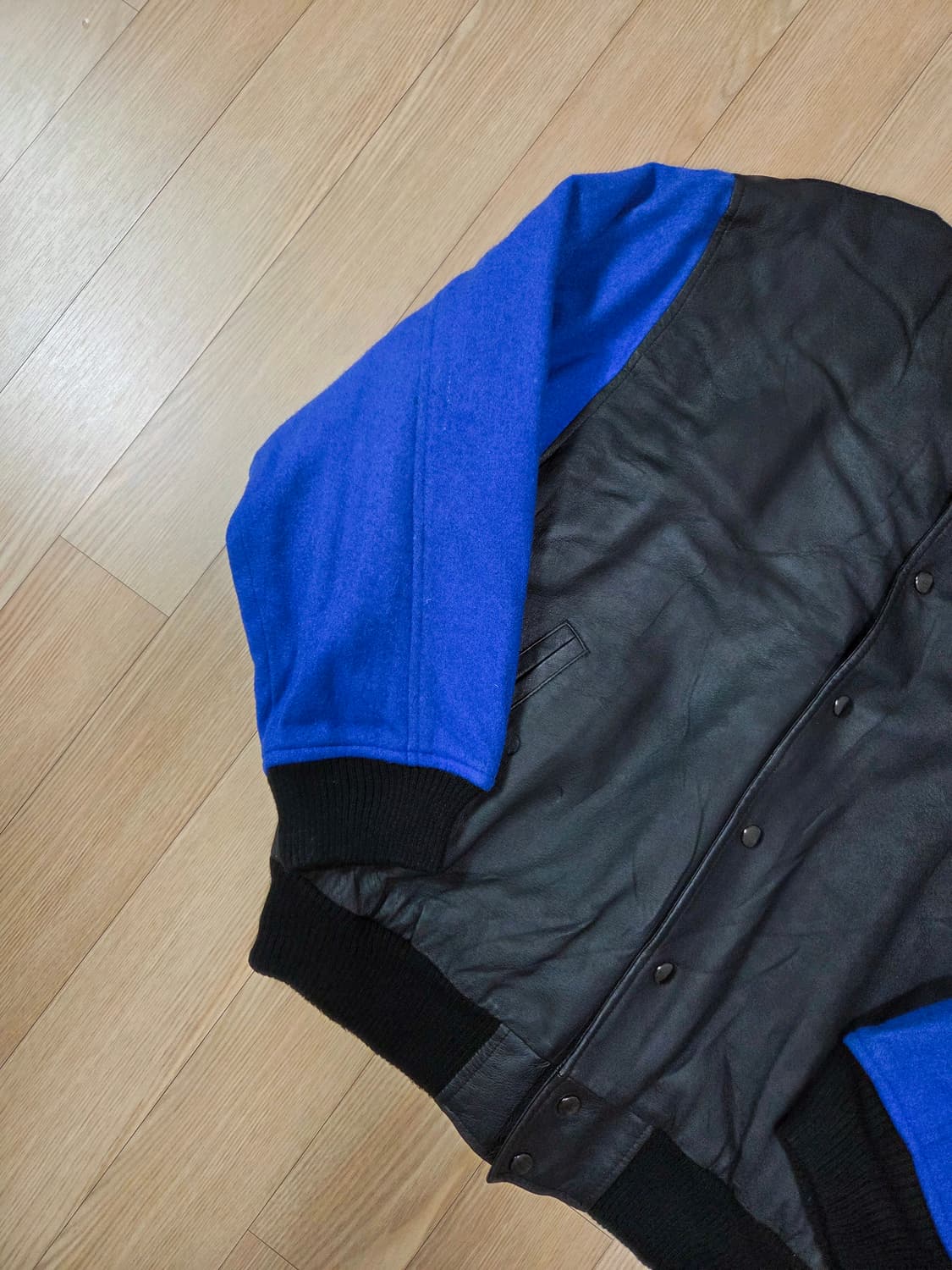 WONDA 페인팅 커스텀 울 슬리브 바시티 재킷 상품이미지4