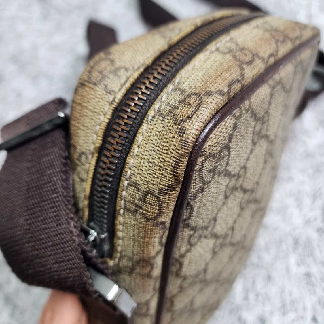 구찌 GG 슈프림 메신저백 크로스백 상품이미지5