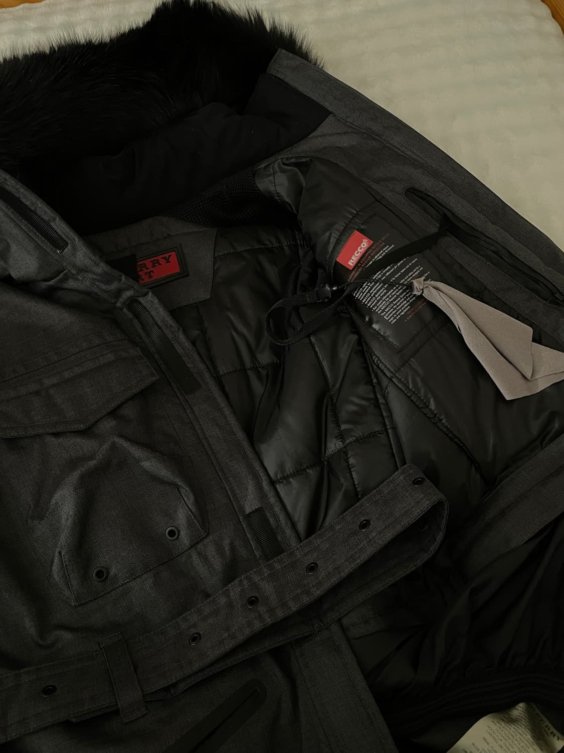 버버리 스포츠 그레이 폭스퍼 패딩 상품이미지8