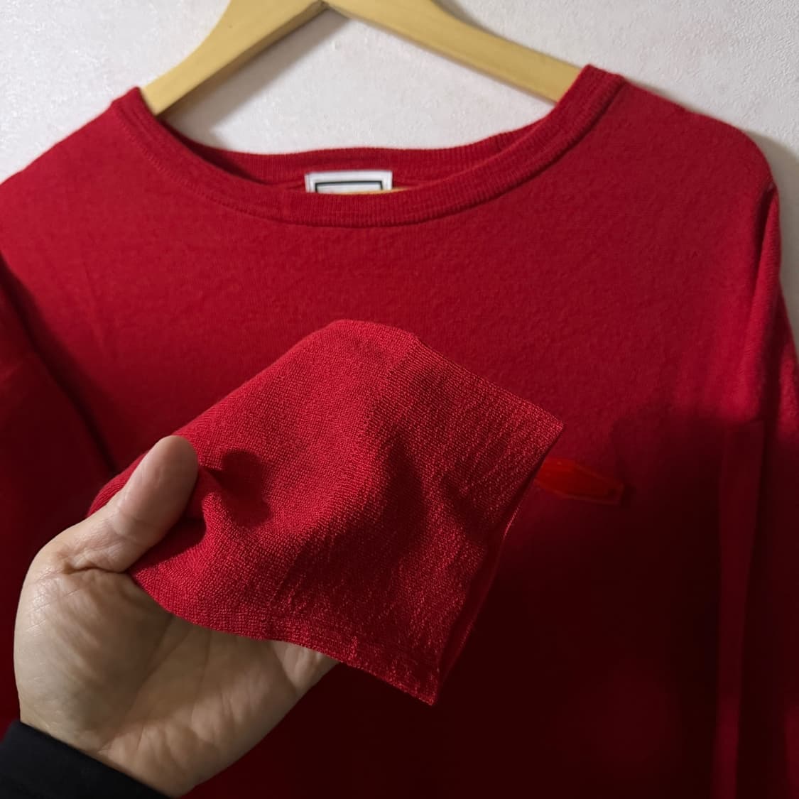 우영미 오버핏 로고 니트 다크레드 50 (남성 100-105정도) 상품이미지4