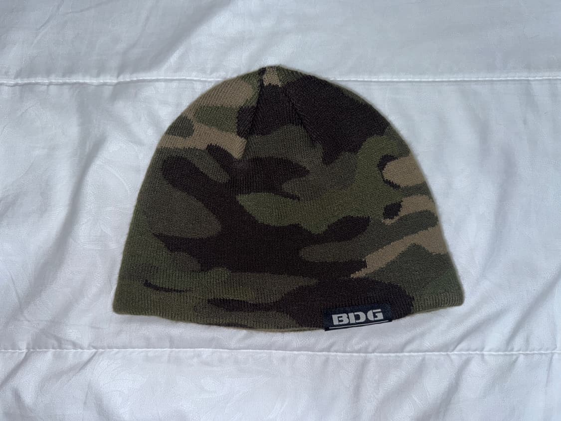 어반아웃피터스 BDG 카모 패턴 비니 상품이미지2