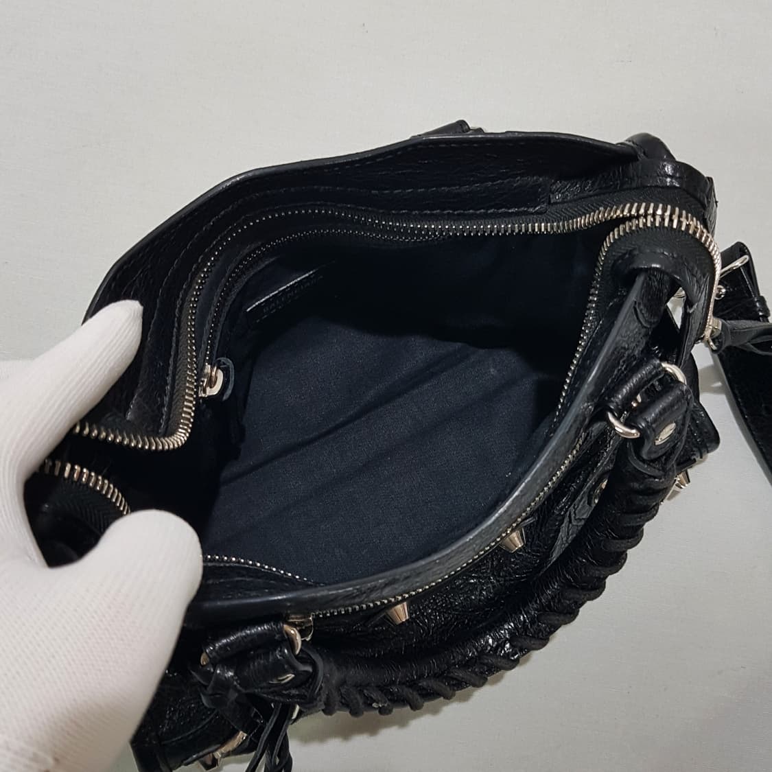 발렌시아가 클래식 모터백 미니  상품이미지9