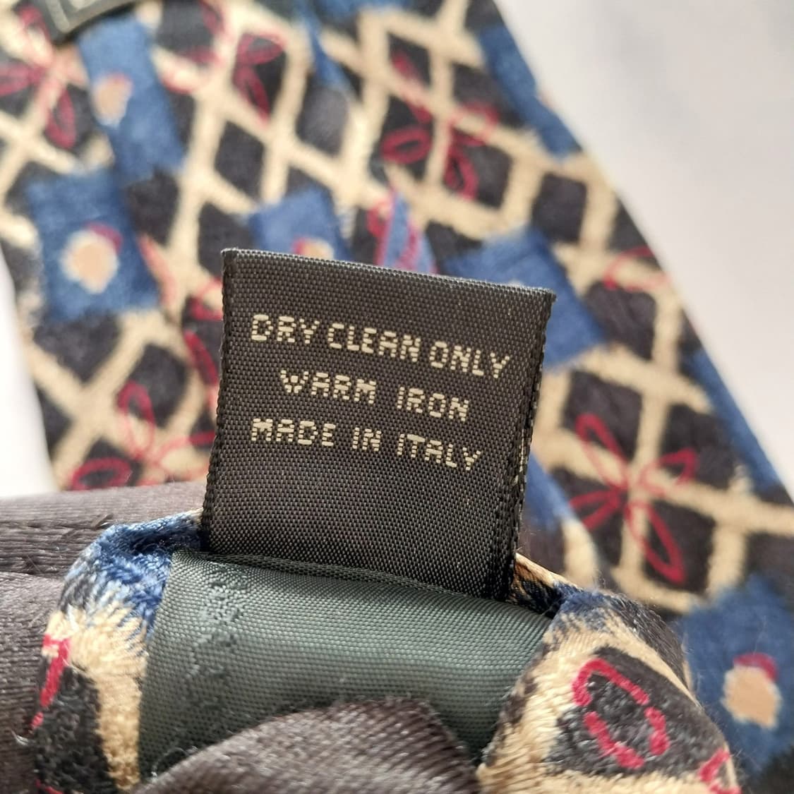 에르메네질도 제냐 실크 아트 패턴 넥타이 9.5cm A+등급 K1506
 상품이미지10