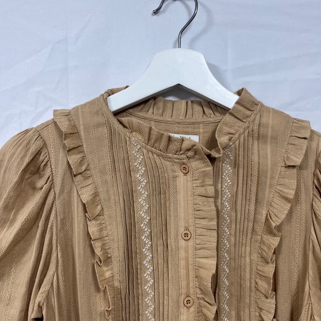 써스데이아일랜드 핀턱 프릴 자수 롱원피스 상품이미지5