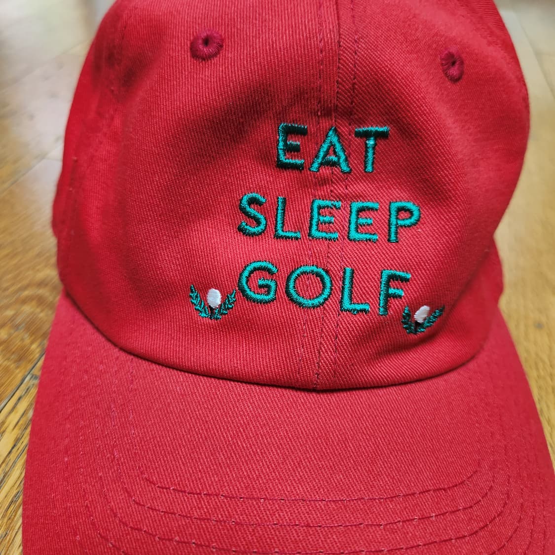"VARZAR Eat Sleep Golf 레드 볼캡 – 힙스터 골퍼 필수 상품이미지2