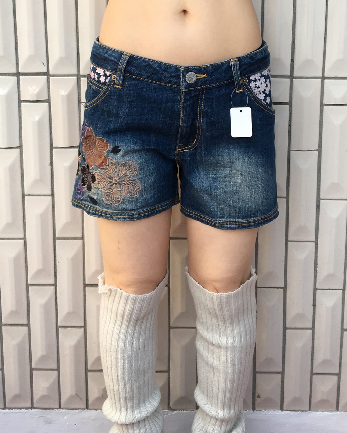 Oriental pattern needle work denim short 상품이미지1