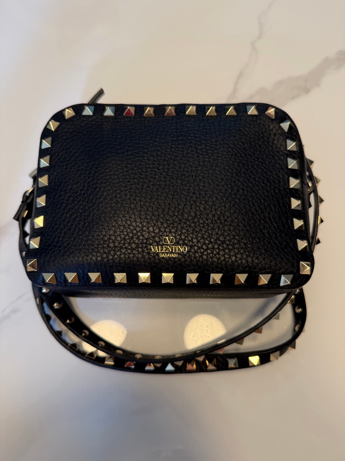 (새상품)발렌티노 락스터드 크로스바디백 상품이미지1