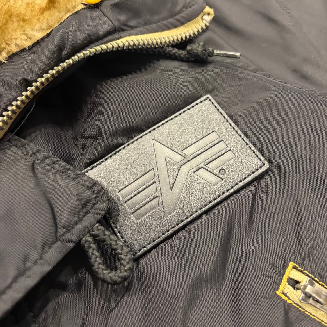 [M] 알파인더스트리 N3B 검정색 야상 패딩 점퍼 B908 상품이미지4