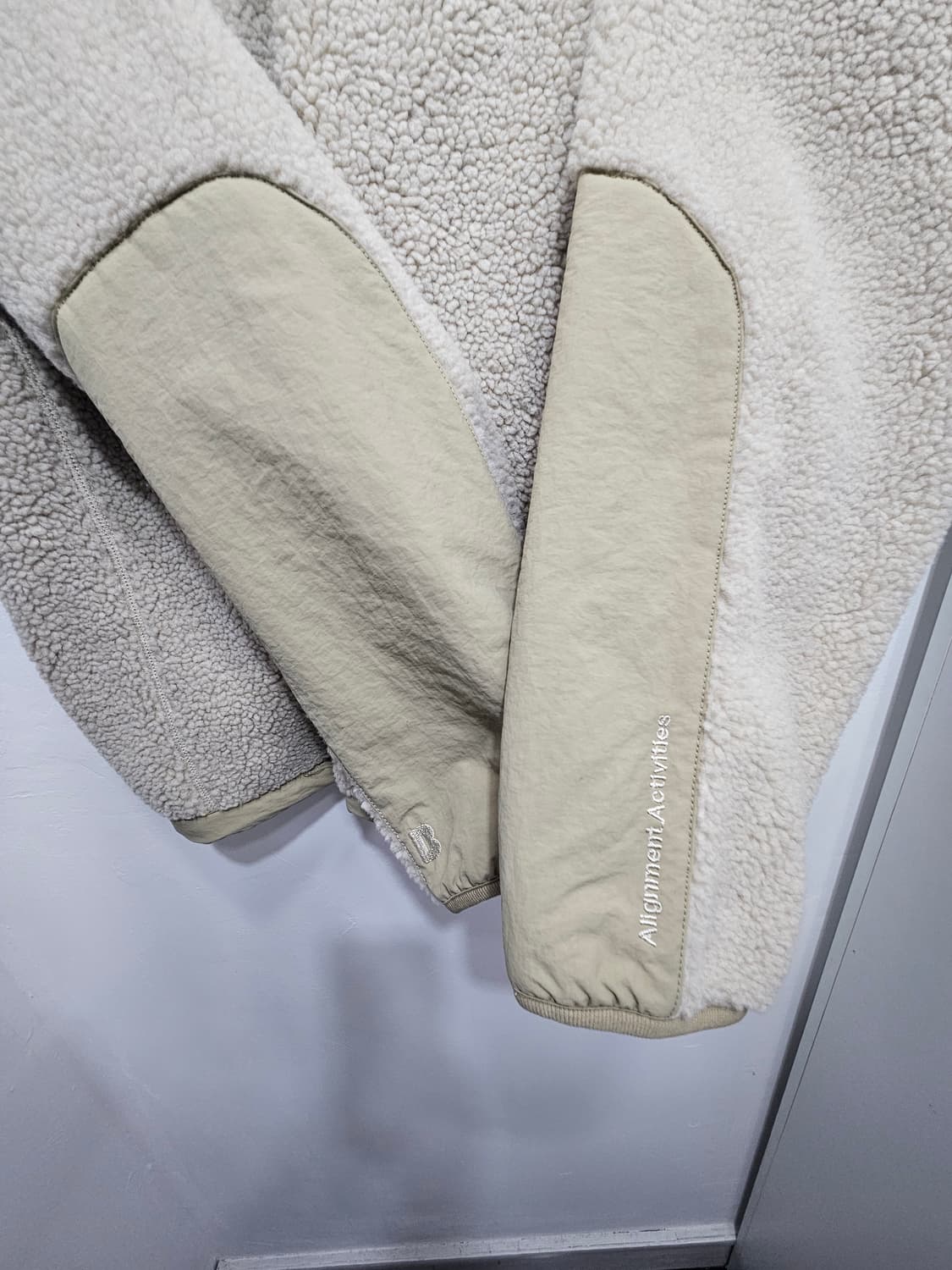 아웃스탠딩&카카오뱅크 콜라보 보아 플리스 자켓 상품이미지7