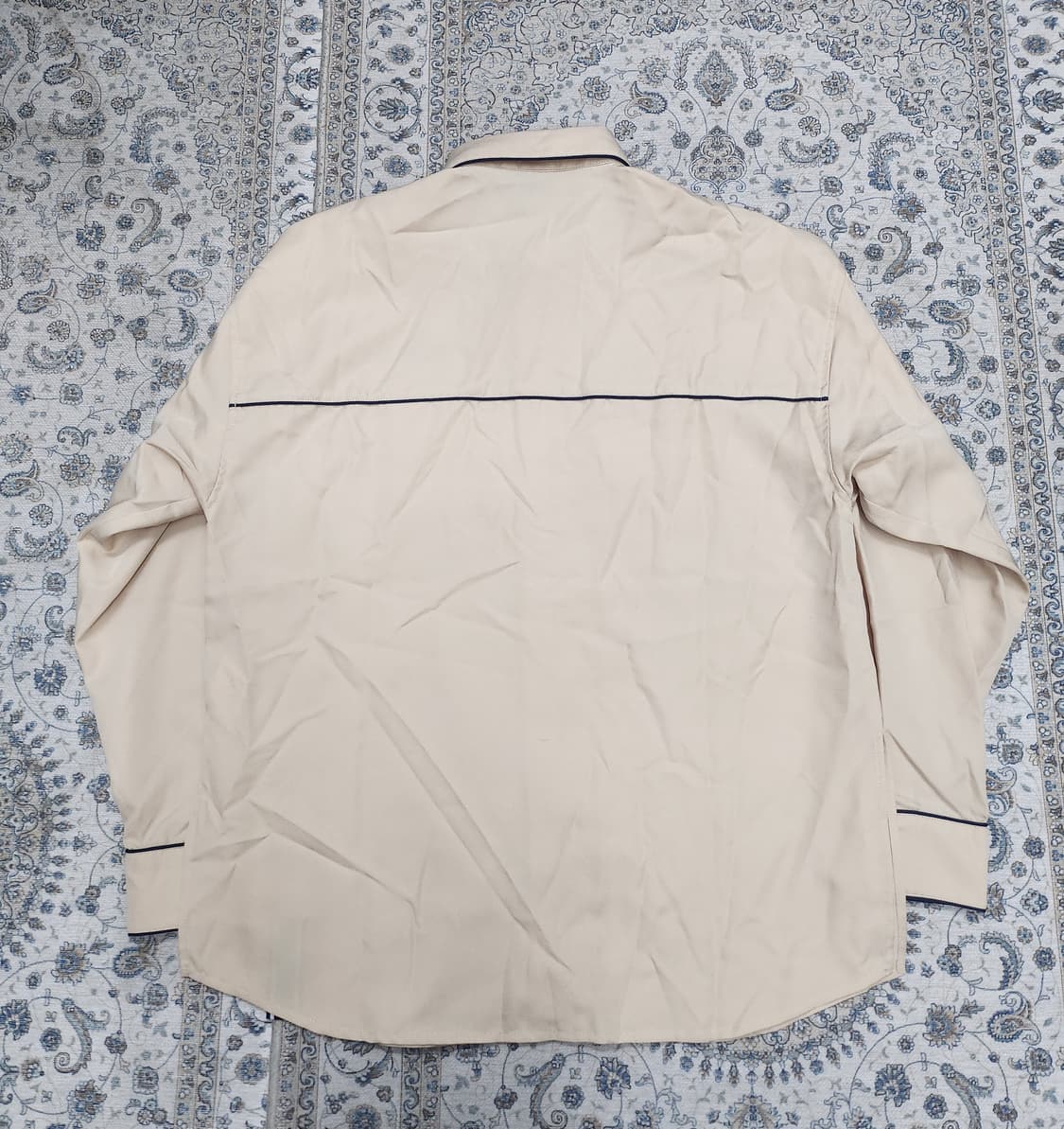 로맨틱크라운 라운드 파이핑 셔츠 베이지 M (크게나옴) 상품이미지3