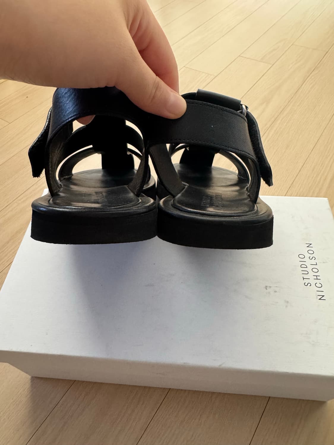스튜디오니콜슨 블랙 카시우스 샌들 상품이미지6