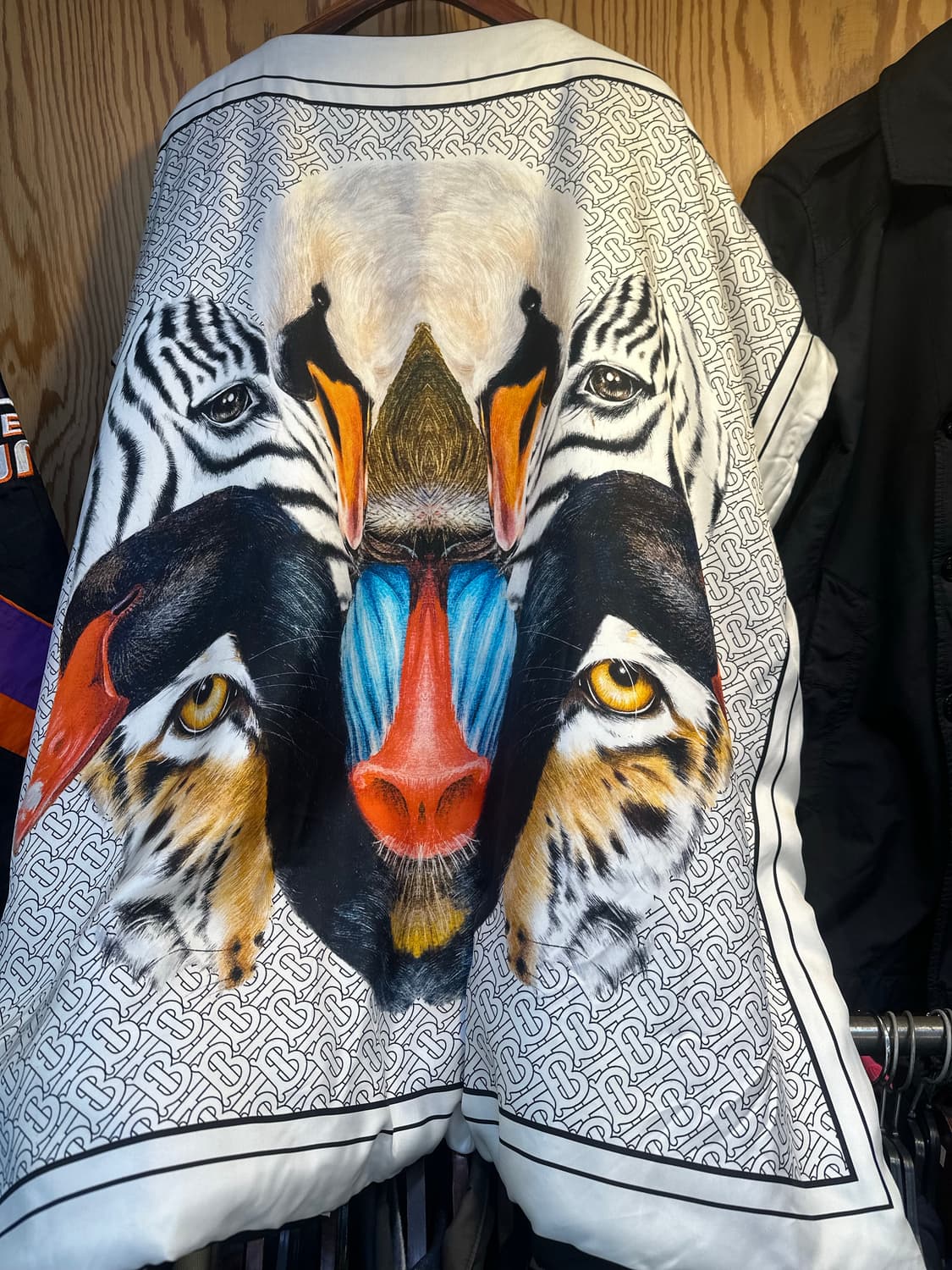 버버리 클라우디아 실크 케이프 상품이미지9