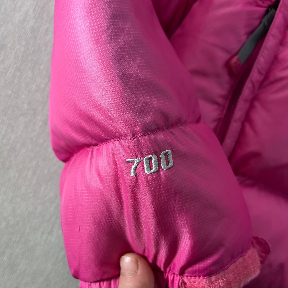 W 100 노스페이스 1996 700 눕시 핑크 패딩 상품이미지4