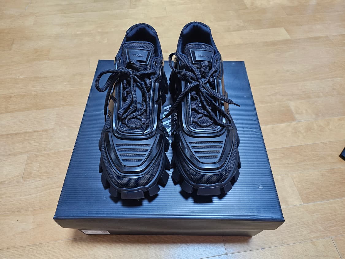 [UK10 / 290] 프라다 클라우드 버스트 썬더 블랙 스니커즈 상품이미지2