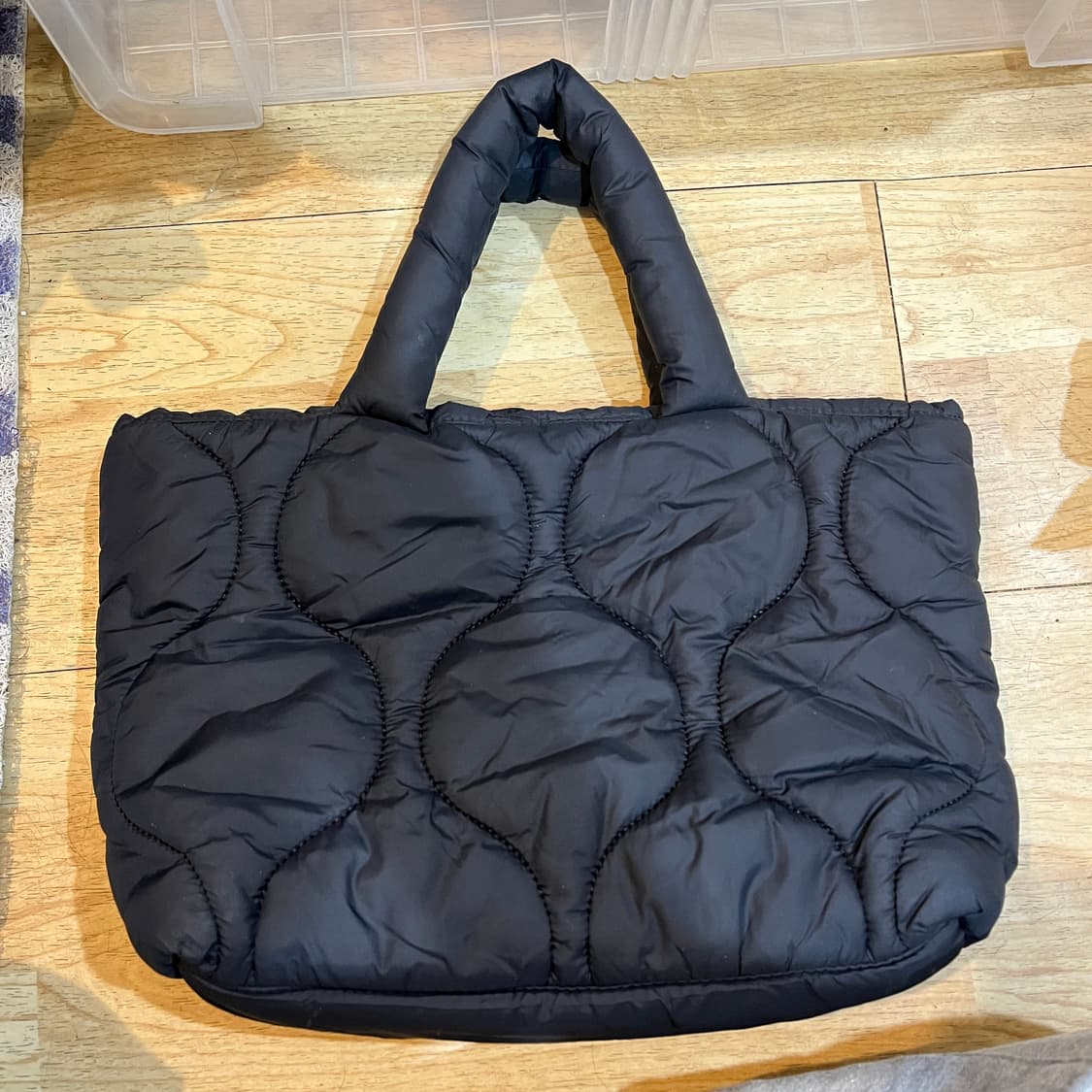 케즈 웨이브 패딩 토트백 블랙 상품이미지7