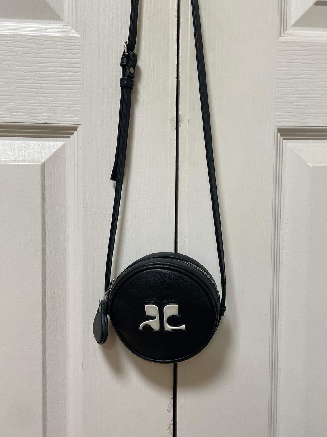 꾸레쥬 서클 레더 백 상품이미지3