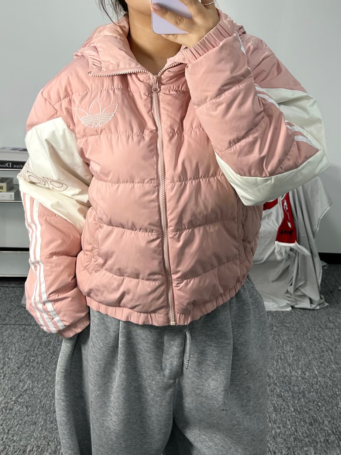 아디다스 딸기우유 제니 숏패딩 L 상품이미지3