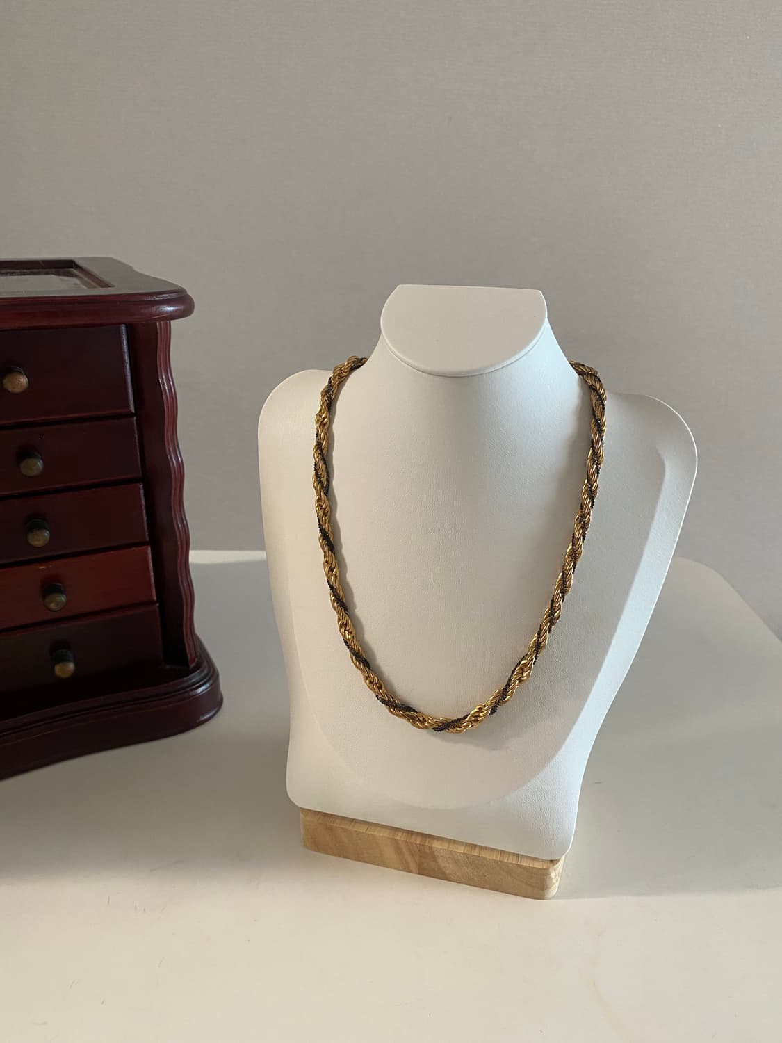 골드 체인 트위스트 목걸이 상품이미지1