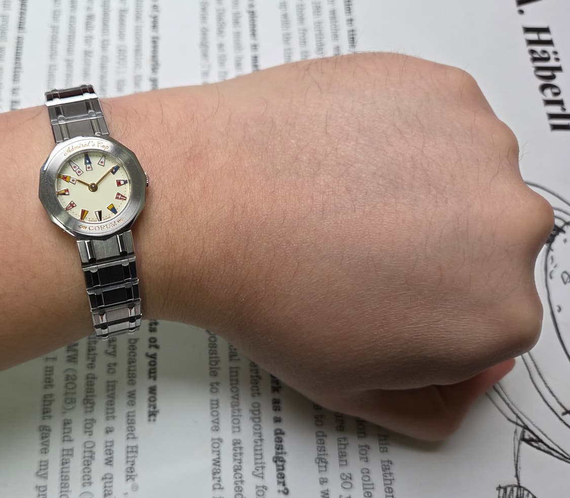 코럼(CORUM) 어드미럴스 컵 만국기 요구르트판 여성용 쿼츠 브레이슬릿 상품이미지9