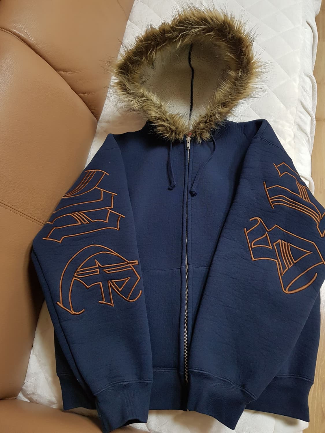 슈프림 포우 퍼 후드 집업 티셔츠 네이비 25FW 상품이미지1