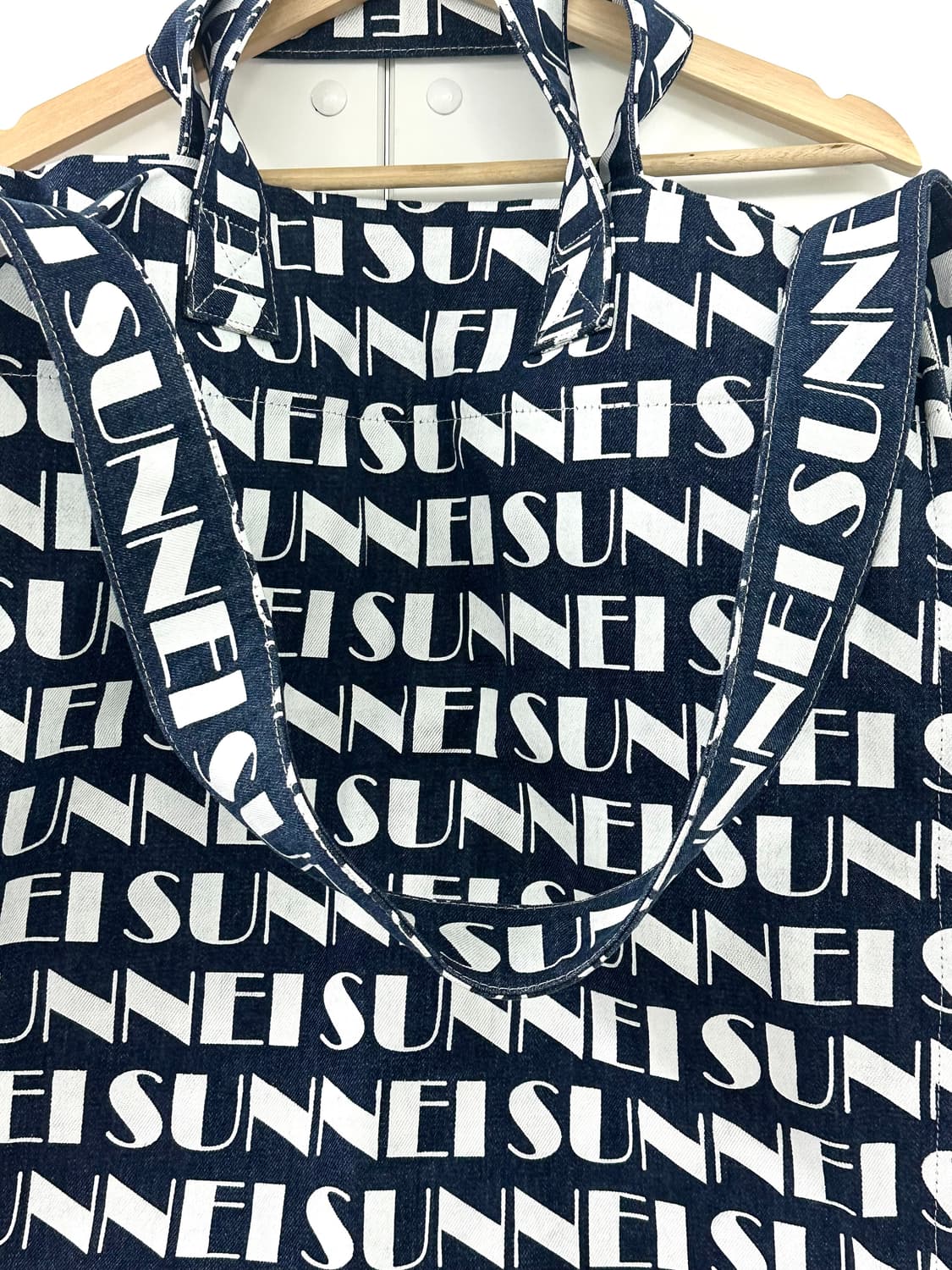 SUNNEI 올오버 로고 패턴 데님 토트백 (민트급) 상품이미지7