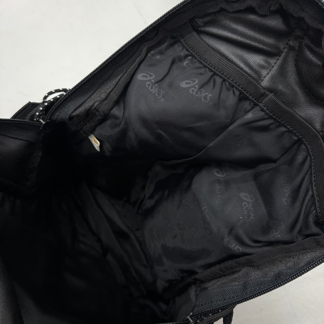 아식스 00s 테크니컬 백팩 블랙 상품이미지7