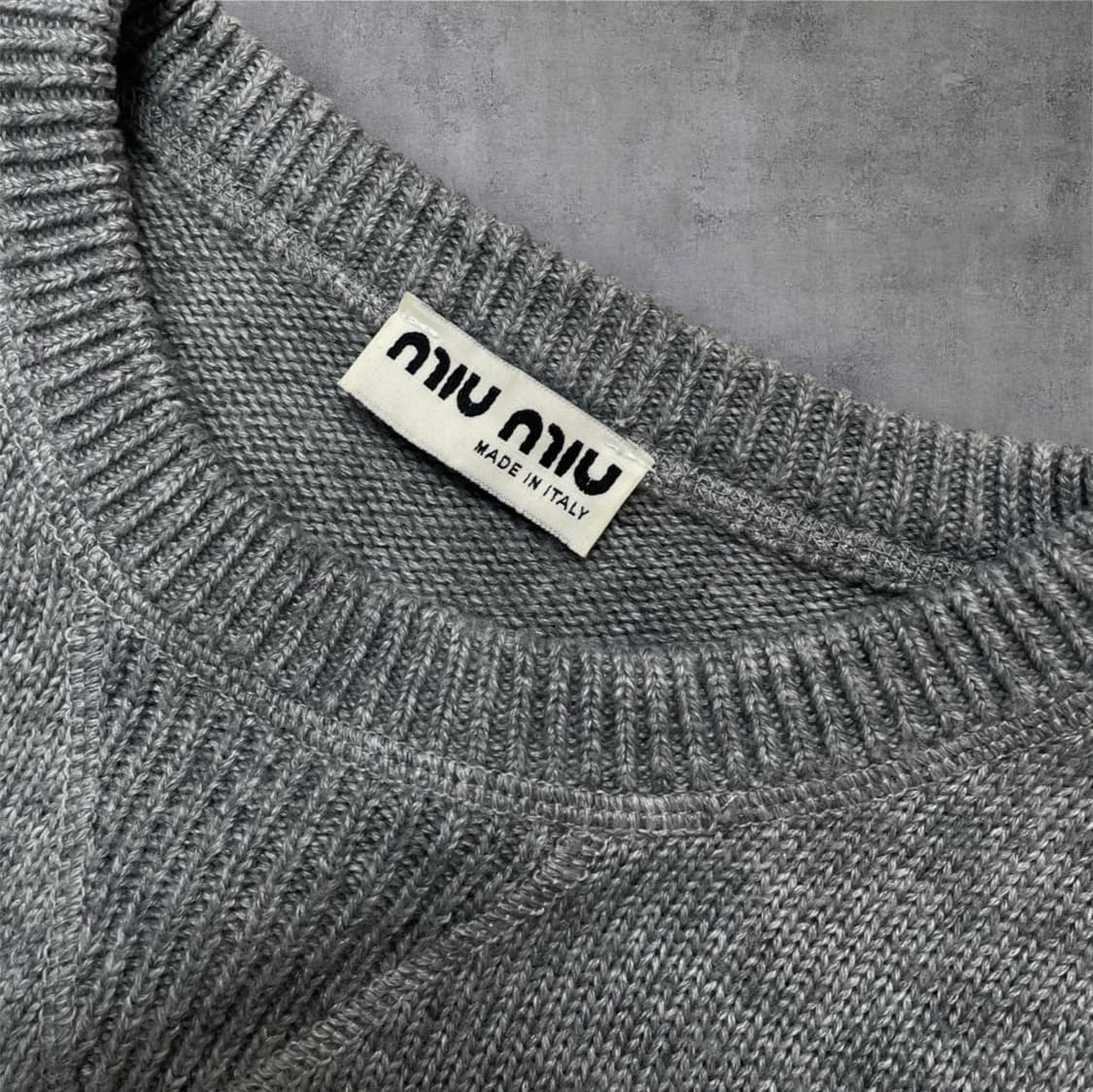 미우미우 Miu miu 그레이 로고 크롭 니트 38 상품이미지3