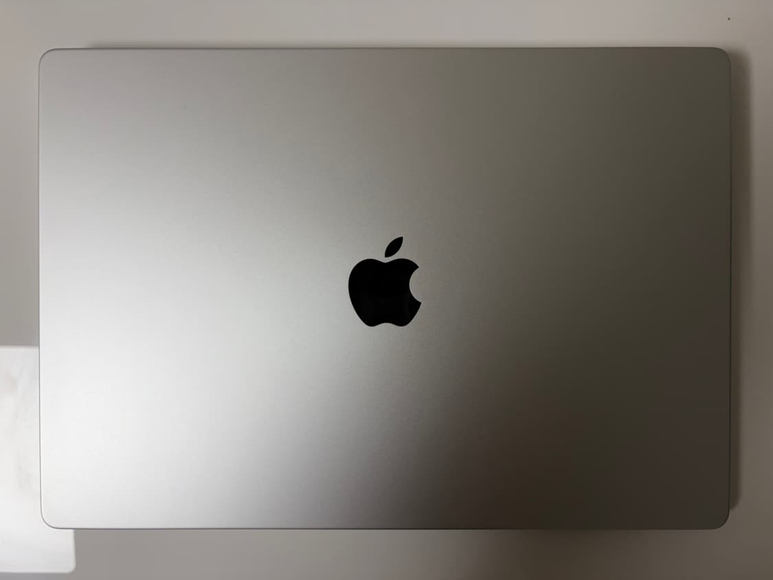 [S급] 애플 맥북 프로 16인치 M1 Pro 모델 판매합니다 상품이미지1