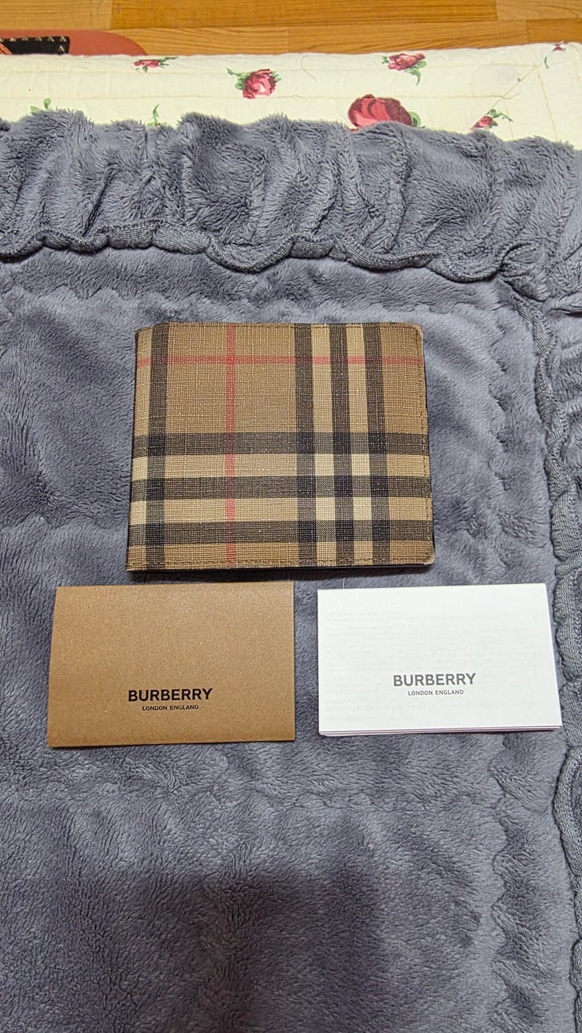 (정품) 버버리 체크 반지갑/80166111/개인/팝니다. 상품이미지1